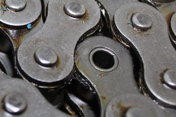 Фото: Трехрядная приводная роликовая цепь серии A ISO-606 (DIN 8188) 28A-3